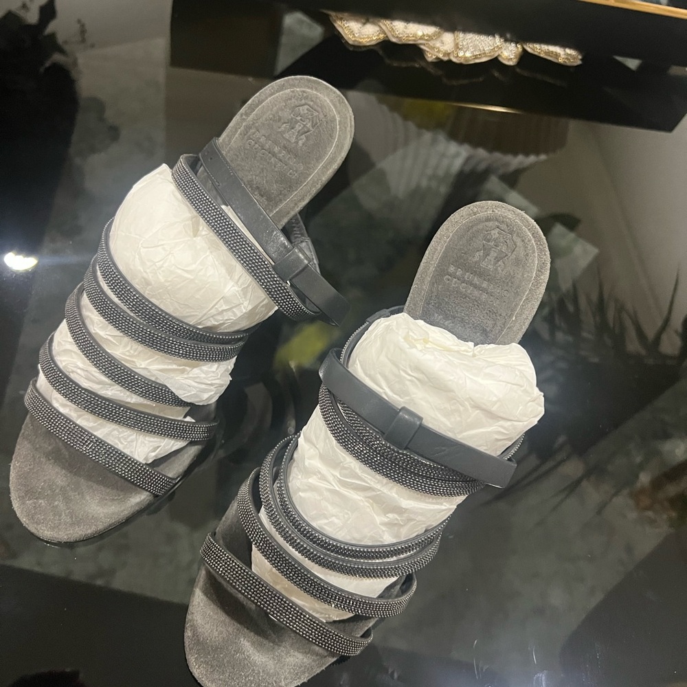 Elegant Gray Strappy Women's Sandals